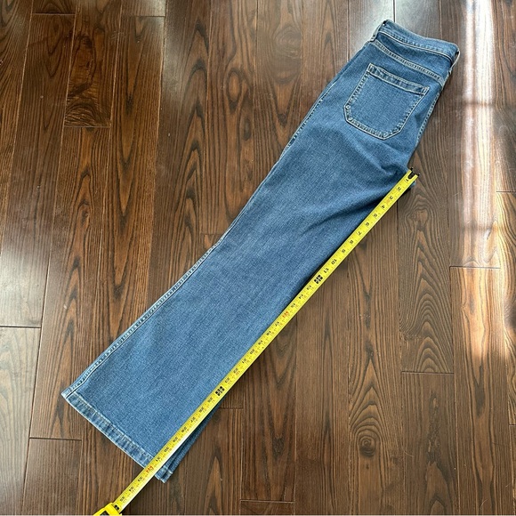 GAP Flare High Rise Blue Denim Jeans with Two Front Pockets -Medium Wash Size 29 - Picture 15 of 16